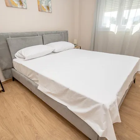 Elea Appartement Vrasná