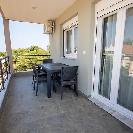 Elea Apartman