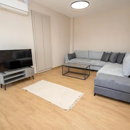Elea Apartment *