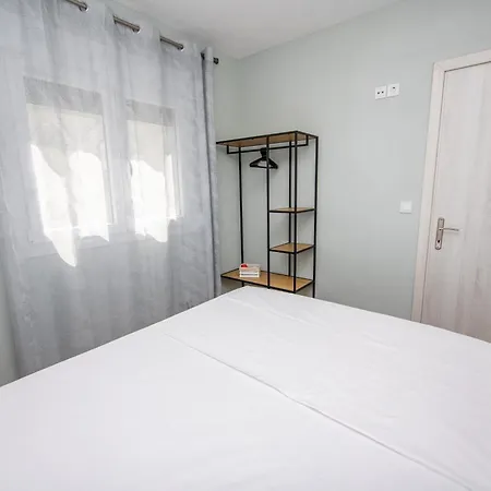 Elea Apartman