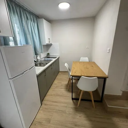 Elea דירה Vrasná